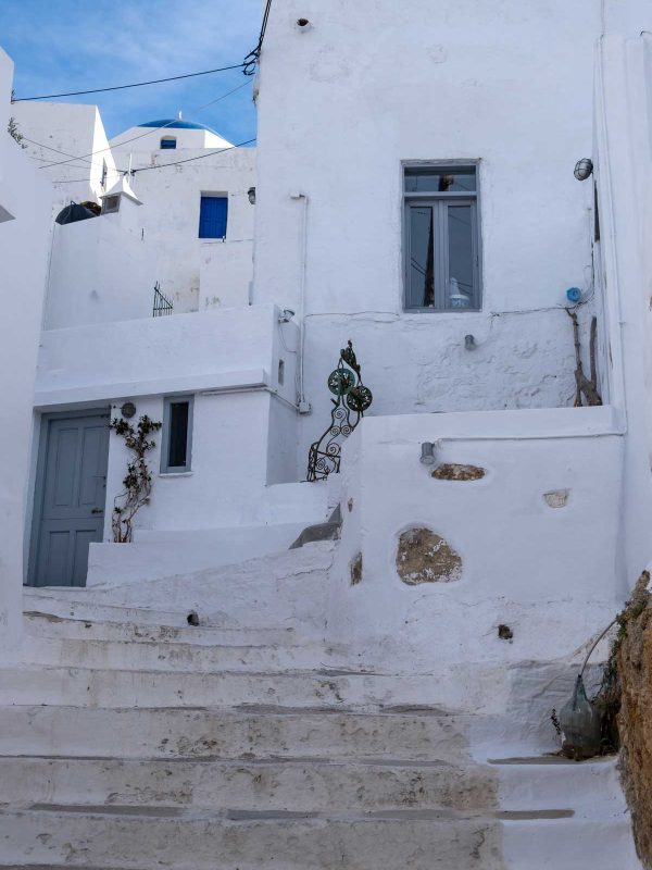 greece-serifos-island-traditional-white-building-2022-12-16-12-18-04-utc